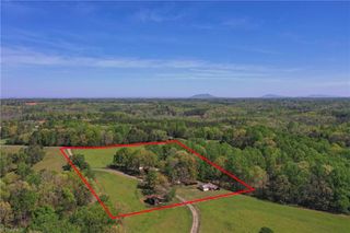1336 Chinn Lane, Yadkinville, NC 27055
