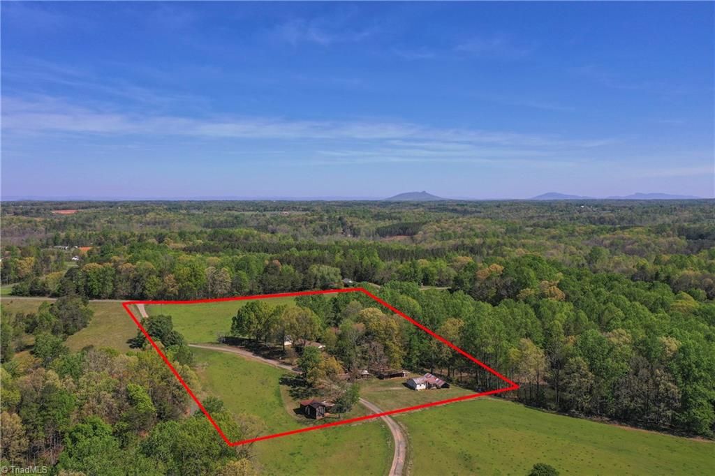 1336 Chinn Lane, Yadkinville, NC 27055