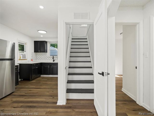 8770 Leroy Street, Oak Park, MI 48237