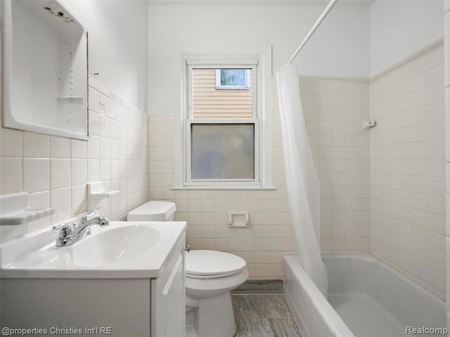 8770 Leroy Street, Oak Park, MI 48237