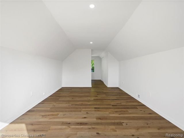 8770 Leroy Street, Oak Park, MI 48237