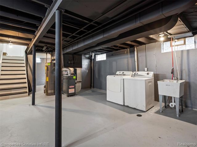 8770 Leroy Street, Oak Park, MI 48237