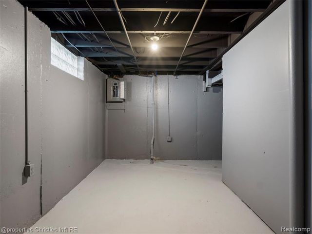 8770 Leroy Street, Oak Park, MI 48237