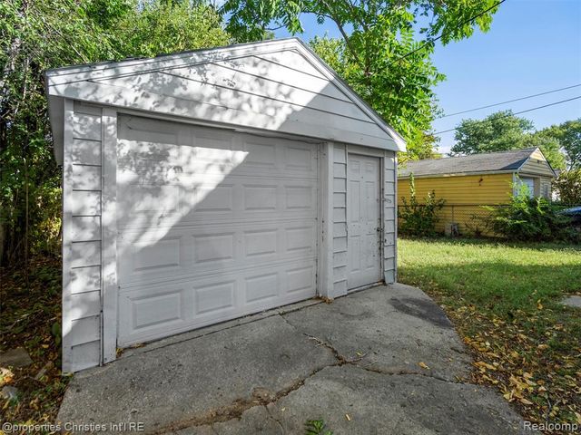 8770 Leroy Street, Oak Park, MI 48237