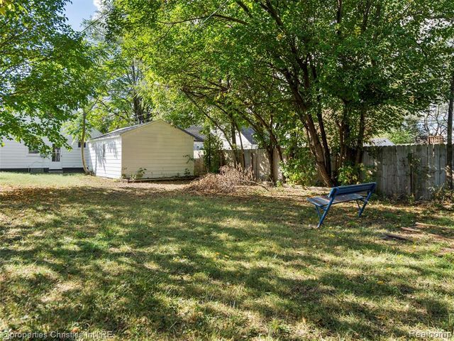 8770 Leroy Street, Oak Park, MI 48237