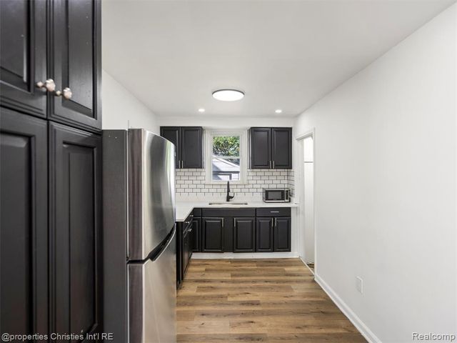 8770 Leroy Street, Oak Park, MI 48237