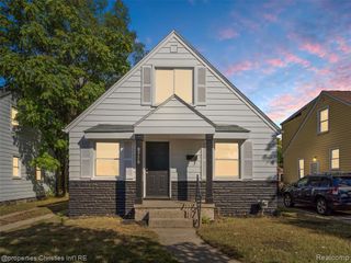 8770 Leroy Street, Oak Park, MI 48237