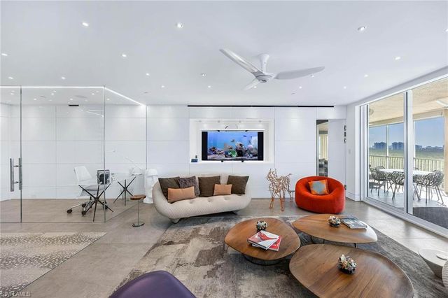 425 Dockside DR # 905, Naples, FL 34110