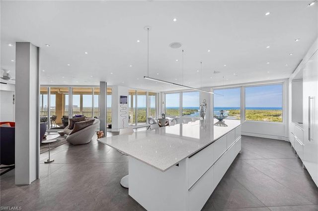 425 Dockside DR # 905, Naples, FL 34110