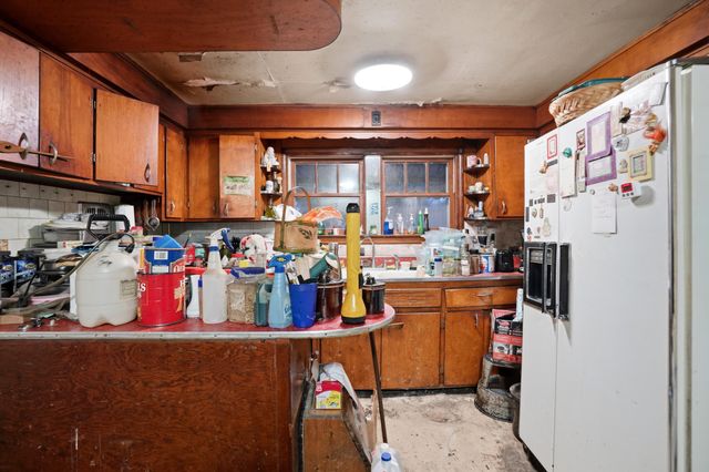 6275 Randolph Street, Hobart, IN 46342