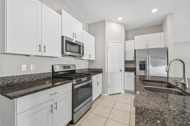 5406 AMARYLLIS GARDEN STREET, Apollo Beach, FL 33572