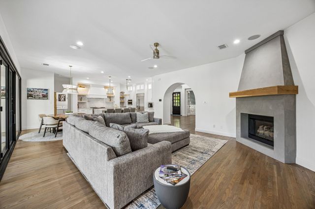 12462 Riverhill Road, Frisco, TX 75033