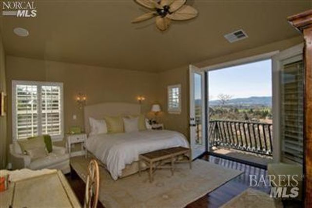 1150 Castle Oaks Dr, Napa, CA 94558