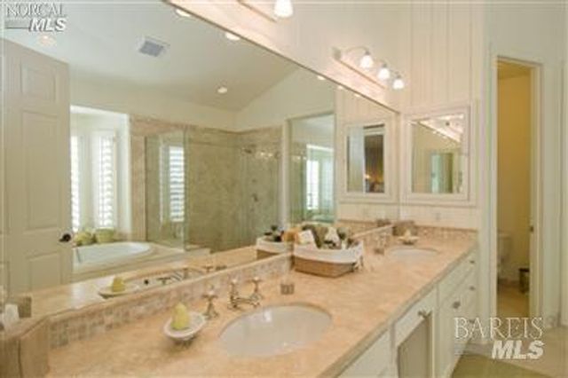 1150 Castle Oaks Dr, Napa, CA 94558