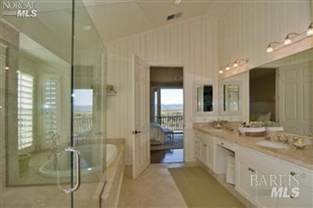 1150 Castle Oaks Dr, Napa, CA 94558