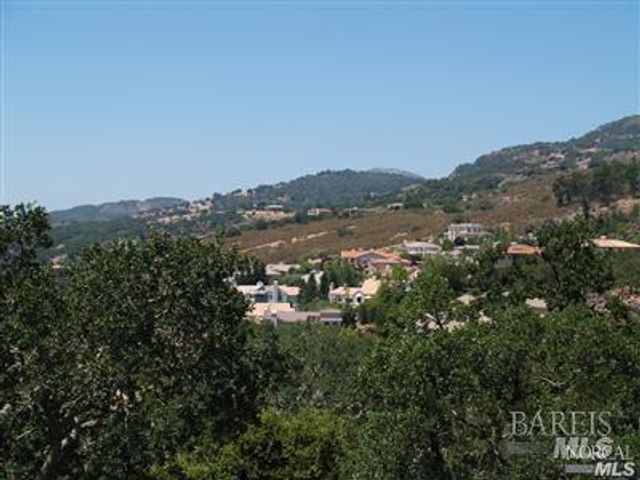 1150 Castle Oaks Dr, Napa, CA 94558