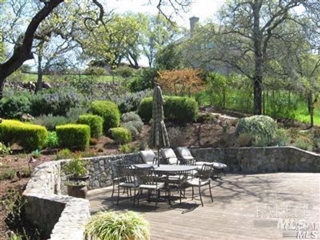 1150 Castle Oaks Dr, Napa, CA 94558