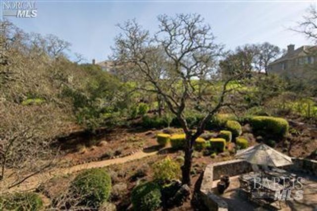 1150 Castle Oaks Dr, Napa, CA 94558