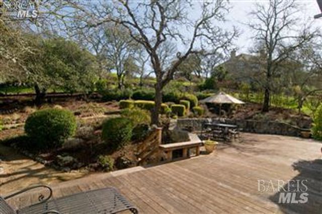 1150 Castle Oaks Dr, Napa, CA 94558