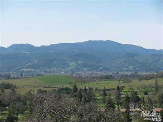 1150 Castle Oaks Dr, Napa, CA 94558