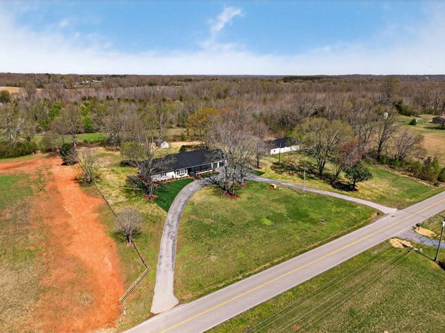 274 Howell Hill Rd, Kelso, TN 37348