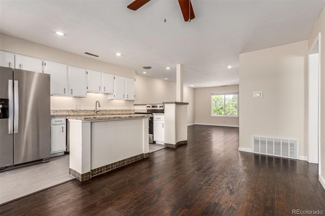 2301 E Fremont Avenue W08, Centennial, CO 80122