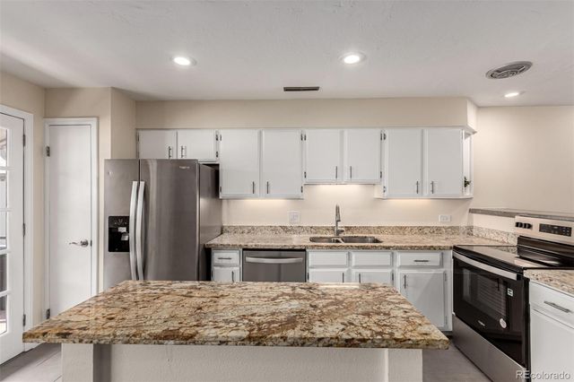 2301 E Fremont Avenue W08, Centennial, CO 80122