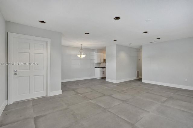 902 Mandarin Isle 2, Fort Lauderdale, FL 33315