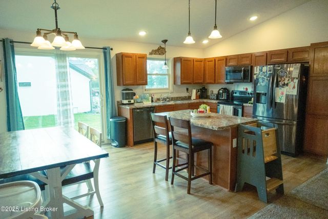 309 River Cliff Blvd, Brandenburg, KY 40108