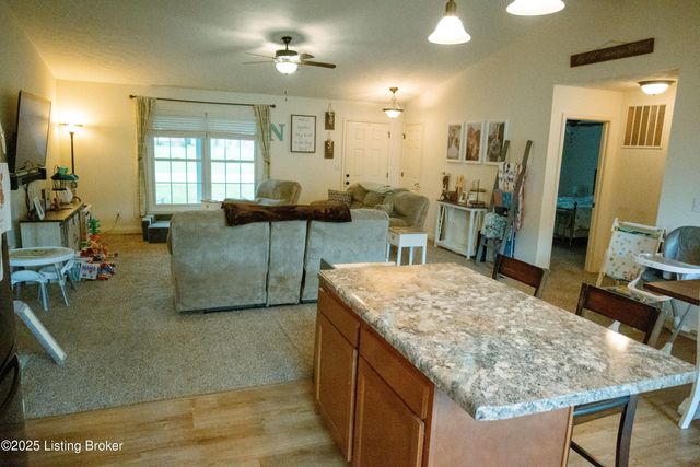 309 River Cliff Blvd, Brandenburg, KY 40108