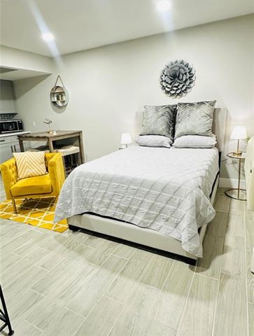 8005 Bowen Street 5, Houston, TX 77051