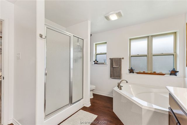 915 Dove Run Trail, College Station, TX 77845