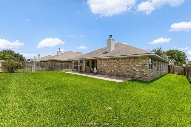 915 Dove Run Trail, College Station, TX 77845