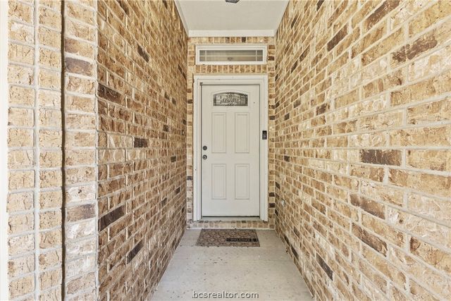 915 Dove Run Trail, College Station, TX 77845