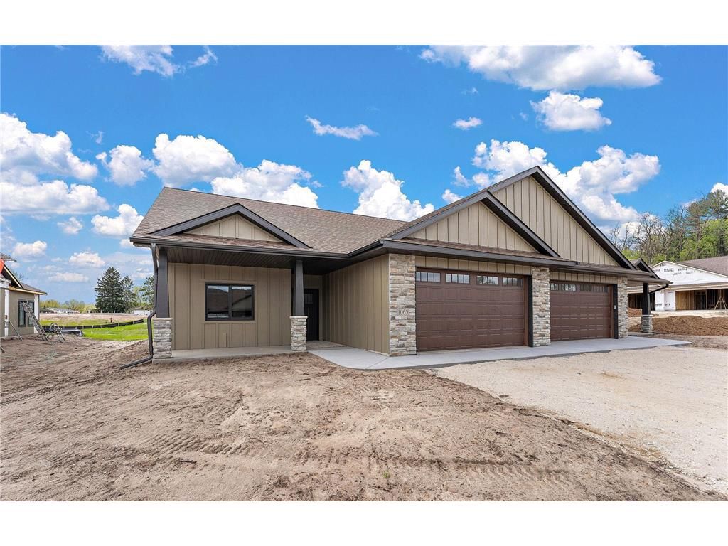 1077 Legend Lane, River Falls, WI 54022