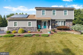 146 HANKINS RD, Hightstown, NJ 08520