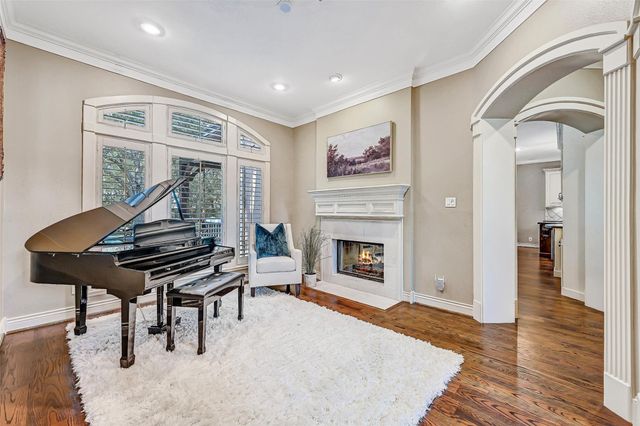 110 Century Drive, Friendswood, TX 77546