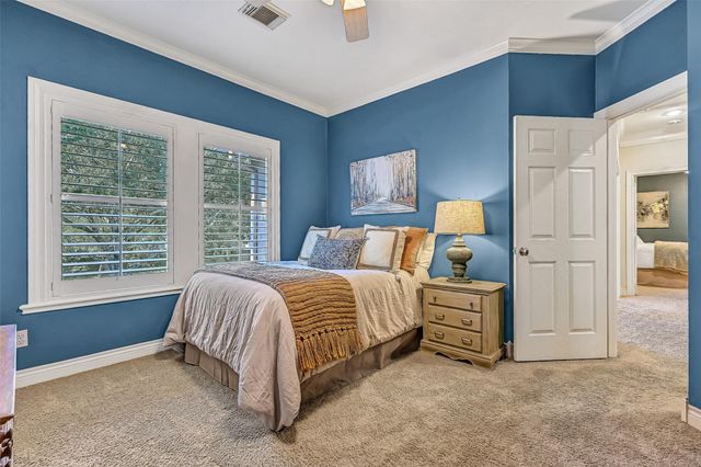 110 Century Drive, Friendswood, TX 77546