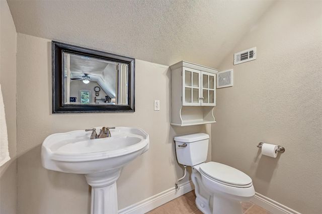 110 Century Drive, Friendswood, TX 77546