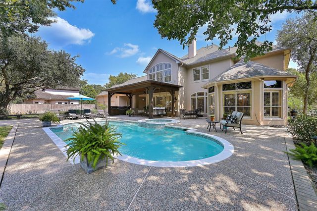 110 Century Drive, Friendswood, TX 77546