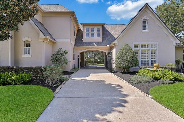 110 Century Drive, Friendswood, TX 77546