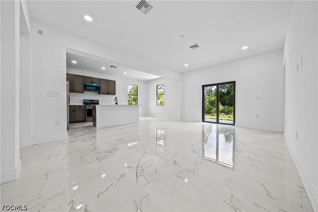 2509 52nd ST W, Lehigh Acres, FL 33971