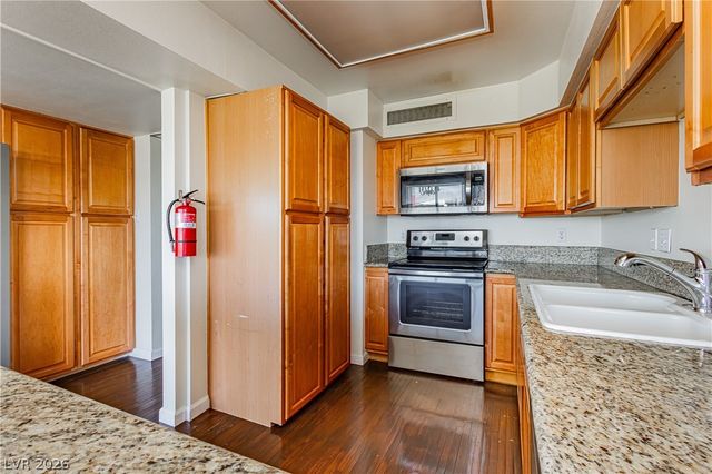 3111 Bel Air Drive 10C, Las Vegas, NV 89109