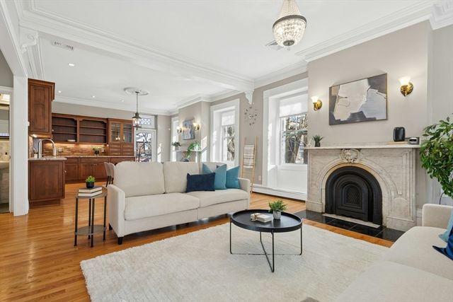 149a Bishop Allen Drive A, Cambridge, MA 02139