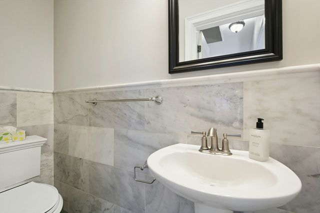 149a Bishop Allen Drive A, Cambridge, MA 02139