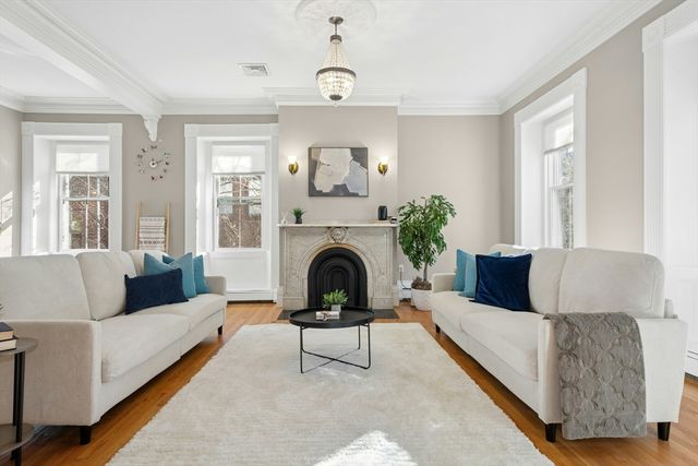 149a Bishop Allen Drive A, Cambridge, MA 02139