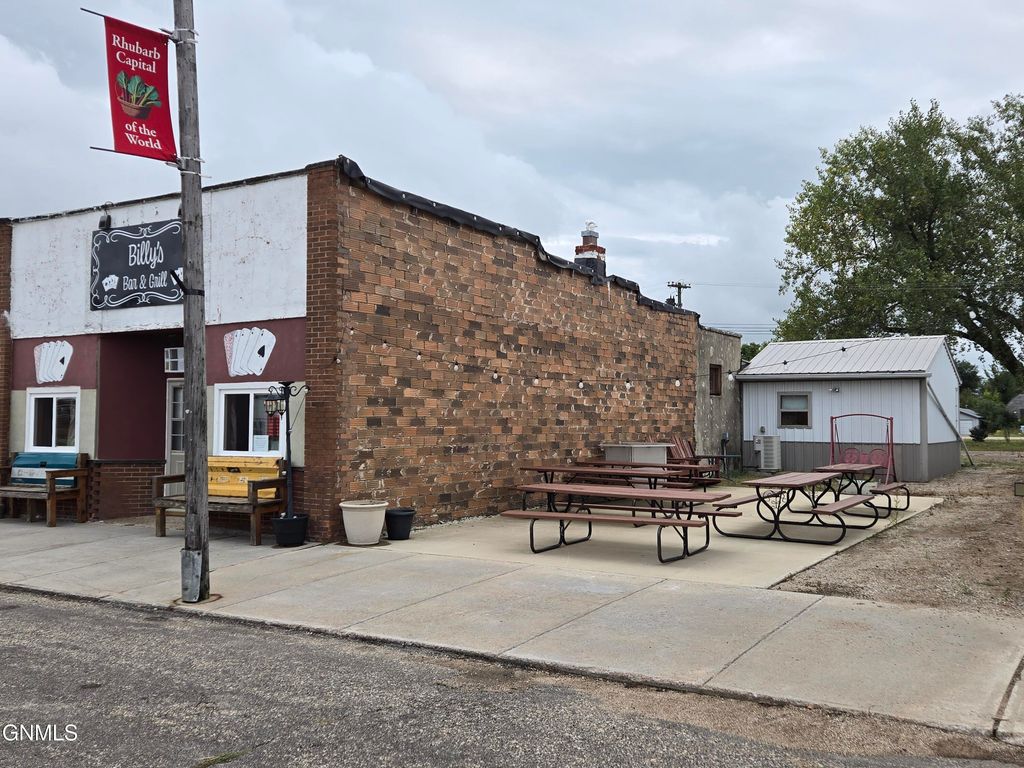 745 1/2 Sherman Street S, Leola, SD 57456 photo 2