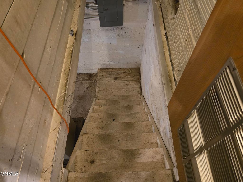 745 1/2 Sherman Street S, Leola, SD 57456 photo 6