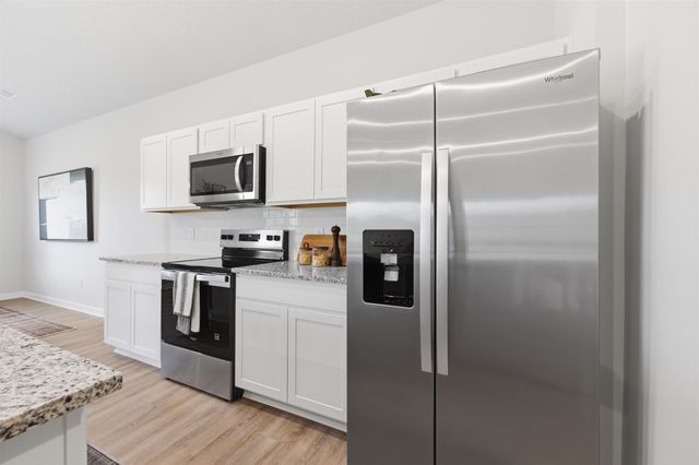 1606 N Topaz Ln, Mulvane, KS 67110