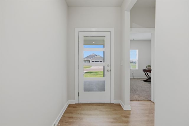 1606 N Topaz Ln, Mulvane, KS 67110